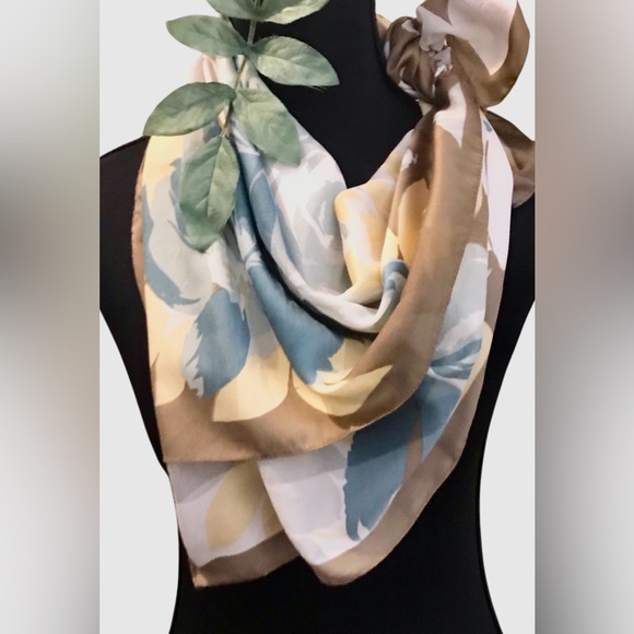 ITALIAN SILK SCARF - Picture 3 of 4
